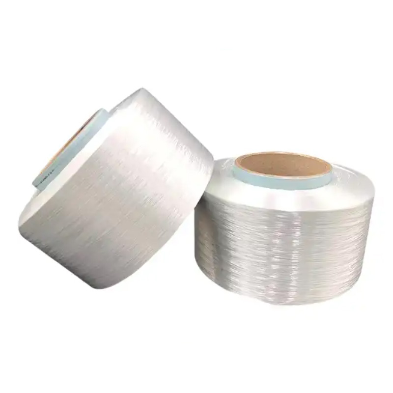 Nola aplikatzen da urtze beroko poliester haria ehungintza industrialaren ekoizpenean?